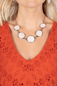 crackle stone,short necklace,white,Santa Fe Flats White Stone Necklace