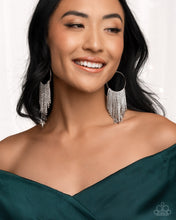 Load image into Gallery viewer, Streamlined Shimmer Paparazzi Accessories