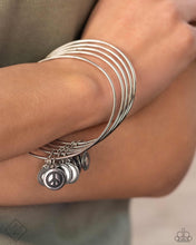 Load image into Gallery viewer, Simply Santa Fe - Complete Trend Blend Paparazzi Accessories