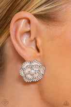 Load image into Gallery viewer, Suave Sensation White Floral Pearl Post Earrings