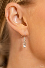 Load image into Gallery viewer, Sophisticated Style White Floral Pearl Necklace