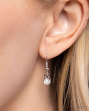 Load image into Gallery viewer, Discreet Dazzle - Green Paparazzi Accessories