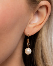 Load image into Gallery viewer, Pearly Perspective - Gold Paparazzi Accessories
