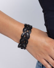 Load image into Gallery viewer, Riding the Clutch - Black Paparazzi Accessories