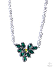 Load image into Gallery viewer, Discerning Dazzle - Green Paparazzi Accessories