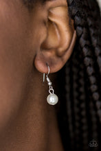 Load image into Gallery viewer, Spring Splash Green Necklace Paparazzi Accessories