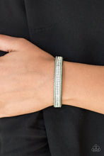 Load image into Gallery viewer, Babe Bling Green Bracelet Paparazzi Accessories