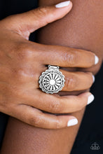 Load image into Gallery viewer, Daringly Daisy White Ring Paparazzi Accessories