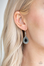 Load image into Gallery viewer, Sheen Queen Black Toggle Necklace Paparazzi Accessories