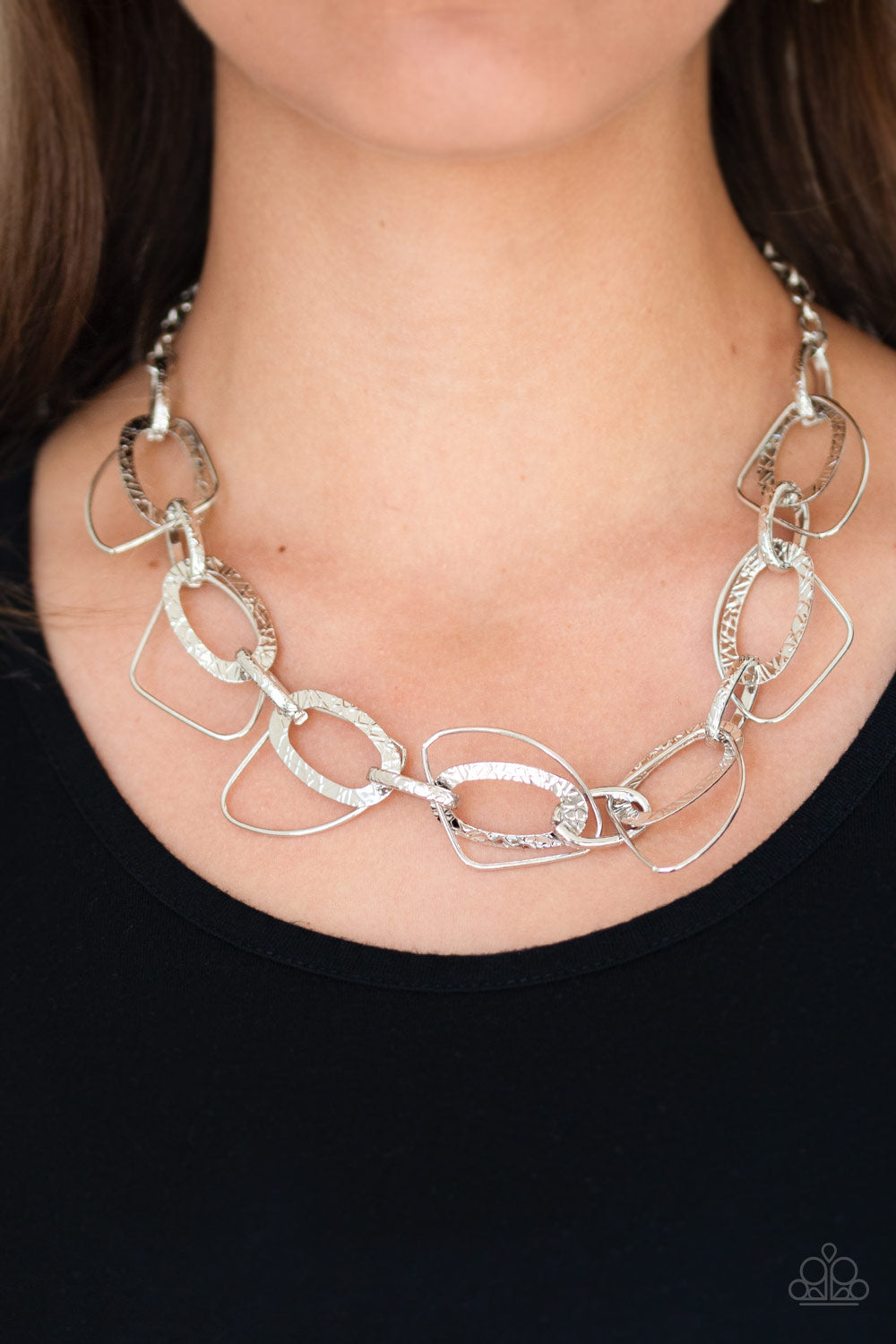 Very Avant-Garde Silver Necklace Paparazzi Accessories