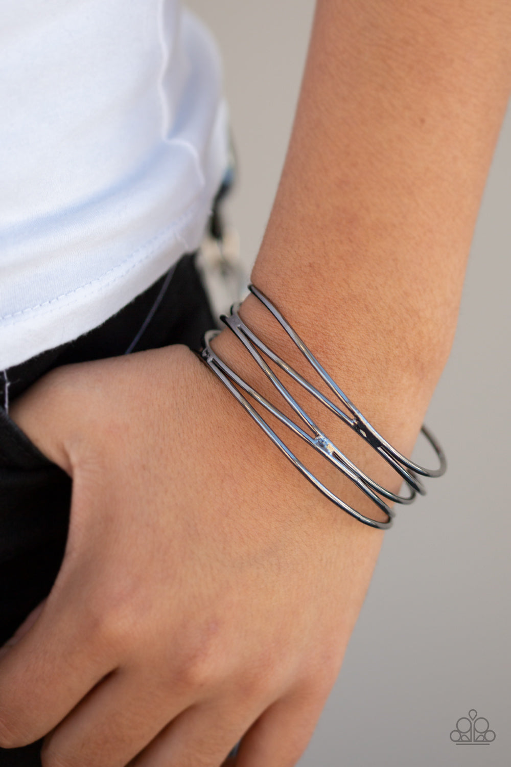 Showstopping Sheen Black Bangle Bracelet Paparazzi Accessories