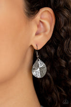 Load image into Gallery viewer, Texture Storm Black Gunmetal Necklace Paparazzi Accessories