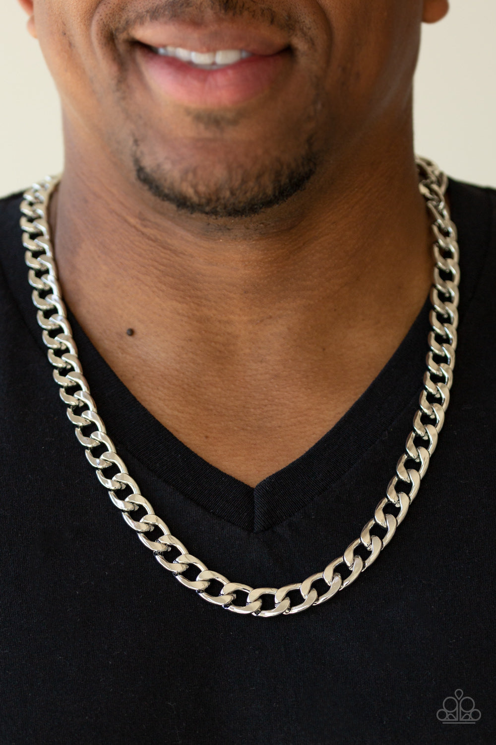 The Underdog Silver Chain Paparazzi Accessories