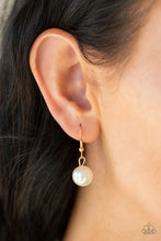Load image into Gallery viewer, Social Hour - Gold Necklace Paparazzi Accessories