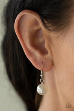Load image into Gallery viewer, Social Hour White Pearl Necklace Paparazzi Accessories
