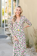 Load image into Gallery viewer, Glimpses of Malibu Complete Trend Blend 0820 Paparazzi Accessories