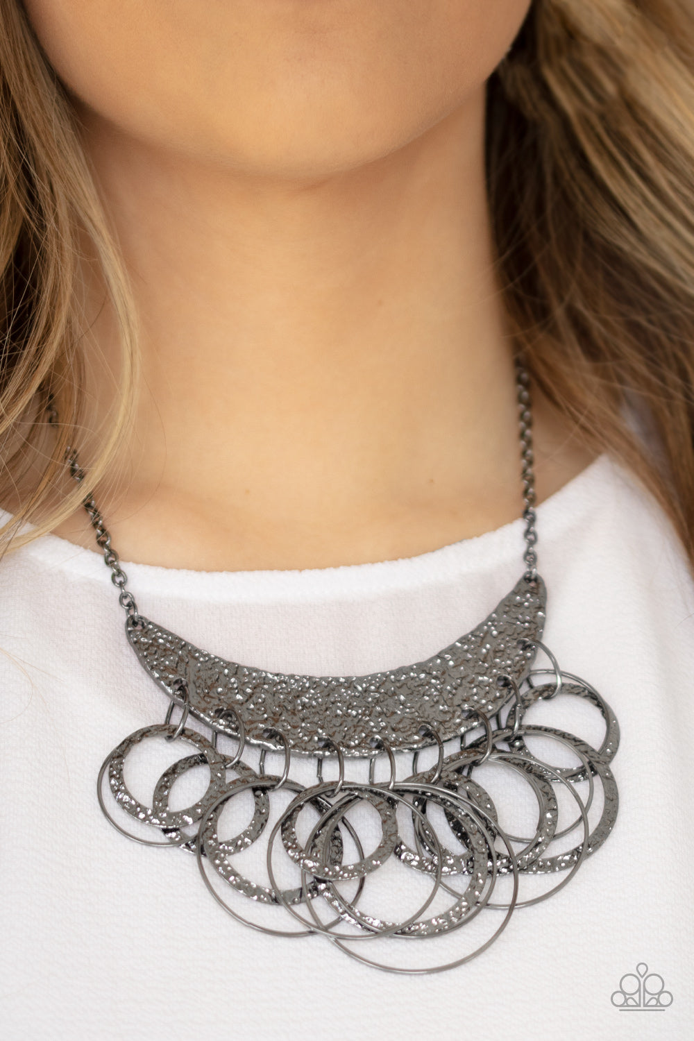Metro Eclipse Black Necklace Paparazzi Accessories