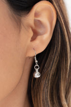 Load image into Gallery viewer, Pearl Perfection Purple Necklace Paparazzi Accessories