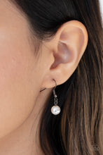 Load image into Gallery viewer, Knockout Queen Black Necklace Paparazzi Accessories