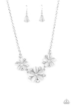 Load image into Gallery viewer, Effortlessly Efflorescent - White Necklace Paparazzi Accessories