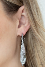 Load image into Gallery viewer, Pursuing The Plumes - Black Earrings Paparazzi Accessories