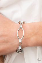 Load image into Gallery viewer, Glimpses of Malibu Complete Trend Blend 0622 Paparazzi Accessories