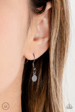 Load image into Gallery viewer, Champagne Catwalk - Black Paparazzi Accessories