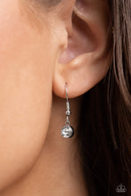 Load image into Gallery viewer, Grandiose Grace - Green Paparazzi Accessories